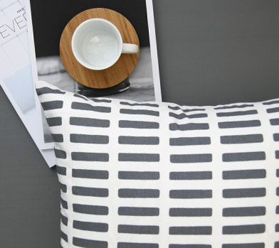 GRAY DOTTED LINE CUSHION
